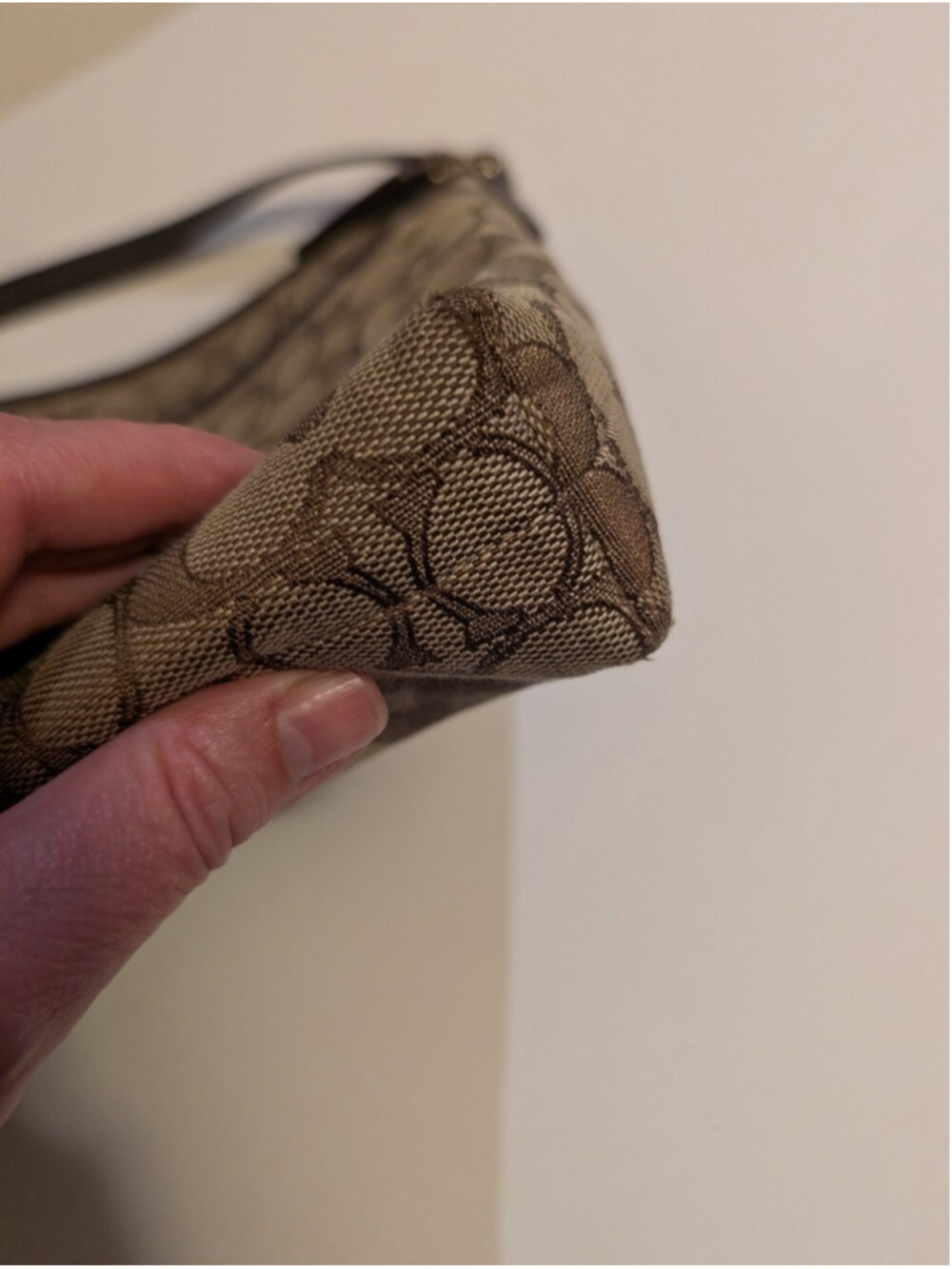 Coach Signature Jacquard File Crossbody Bag in EUC Model Number: F29960 - Picture 5 of 12